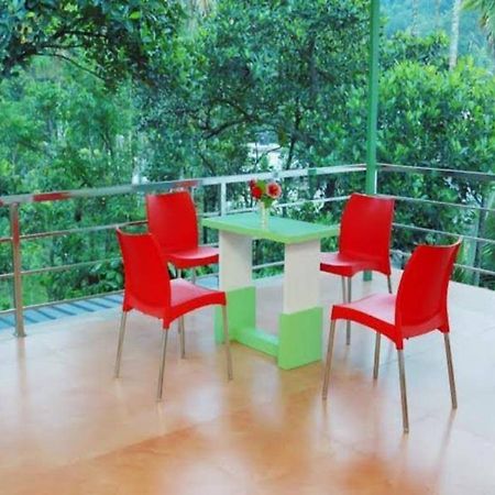 Thekkady Spice Valley Holiday Hotel Eksteriør bilde