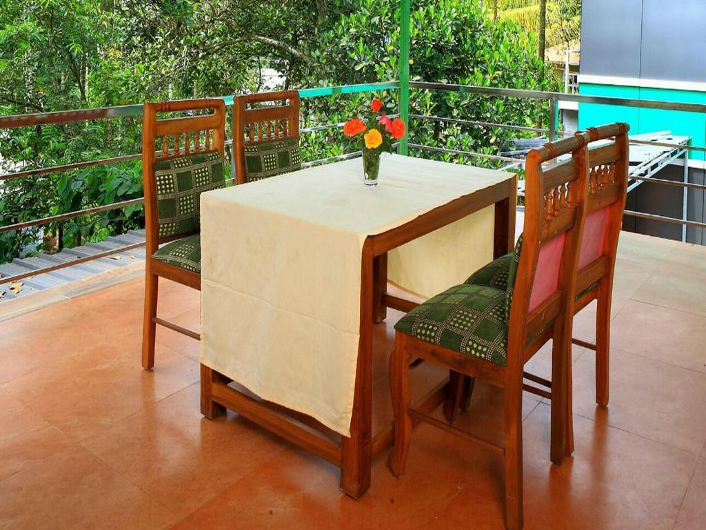Thekkady Spice Valley Holiday Hotel Eksteriør bilde